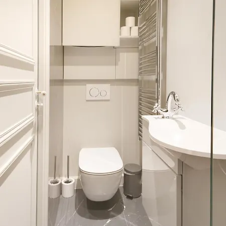 Stylish 2bd House In Central By Guestready *